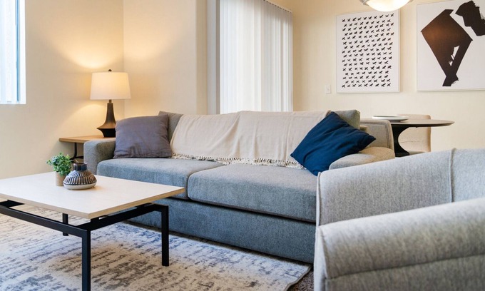 Tucson Apartment | Modern Apartment in Prime Location (ID7401X51)