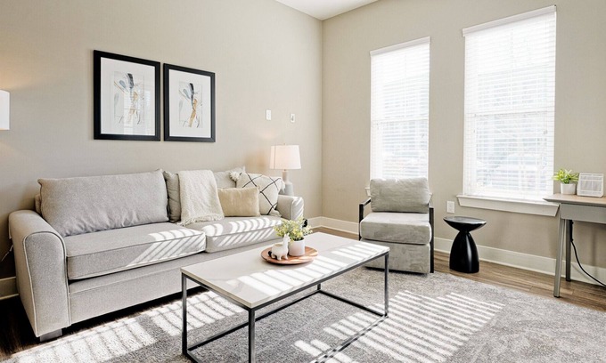 West Ashley Apartment | Modern Apartment in Prime Location (ID3527)