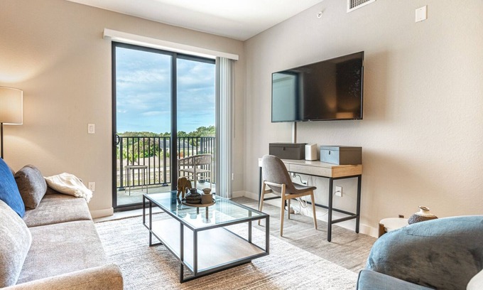 Three Oaks Apartment | Modern Apartment in Prime Location (ID8510X58)