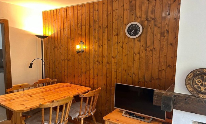 Veysonnaz Apartment | Modern apartment near ski area