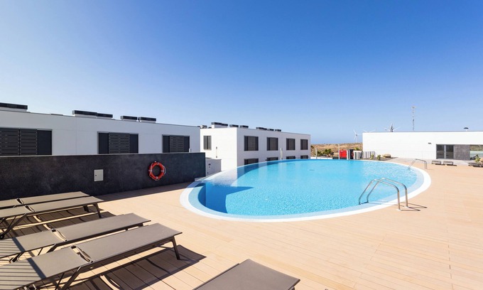 Los Gavilanes Apartment | Modern apartment near the sea in Tenerife.