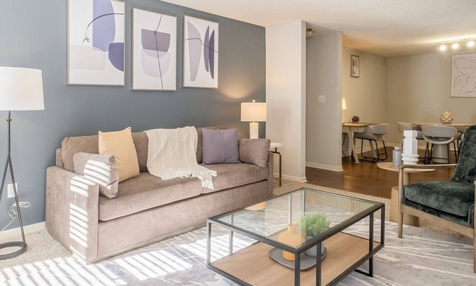 Crestline Heights Apartment | Modern Apartment in Prime Location (ID6808X36)