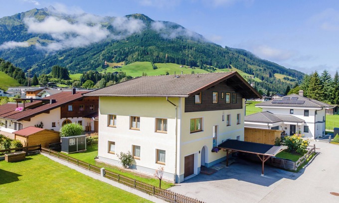 Mittersill Apartment | Modern apartment with charm and nostalgia