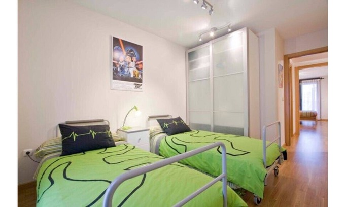 Jaca Apartment | Modern apartment with parking, pool and wifi