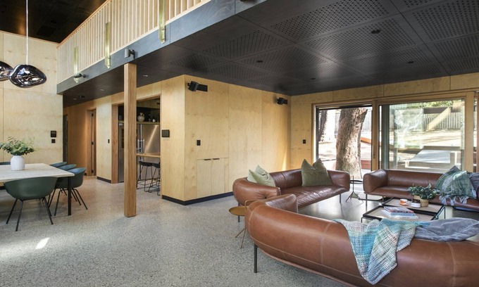 Macmasters Beach House | Modern architect designed home walking distance to Macmasters Beach