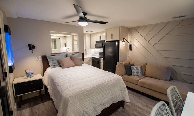 Englewood Apartment | Modern Basement Studio with Private Entrance