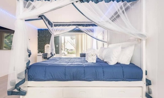 San Diego Apartment | Modern Bayfront Studio/Bay Views/Remodeled