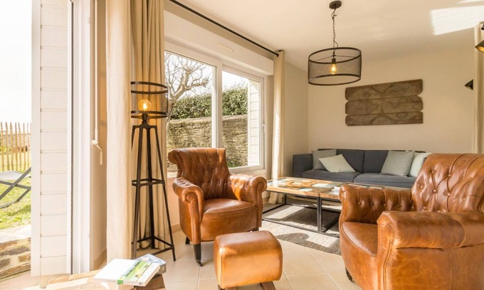 Barneville-Carteret Cottage | Modern Beachside Home in Barneville-Carteret - WiFi, Terrace, Pets Welcome