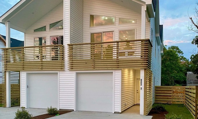 North Carolina Coast House | MODERN Beach Home! Dogs Welcome! 6 Passenger Golf Cart & Free Town of CB Parking
