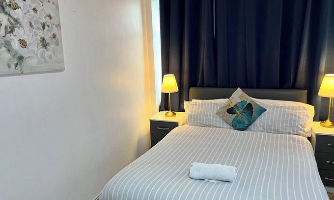 Birmingham City Centre Apartment | Modern Bedroom with 2 Bath, Short Walk to Bullring