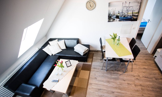 Wremen Apartment | Modern, bright duplex apartment, only a few minutes to the beach, quiet location