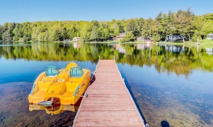 Val-des-Monts Cottage | Modern, Bright, High efficiency Four Season Cottage on Gorgeous Lake