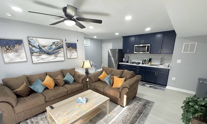Fredericksburg Apartment | Modern Bright Private Basement Apartment, Mins to Mary Washington, Renovated!☀️🛏️