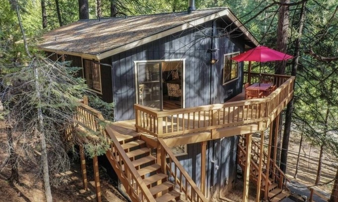 Dorrington Cabin | Modern Cabin w/EV Car Charger and Pool Access