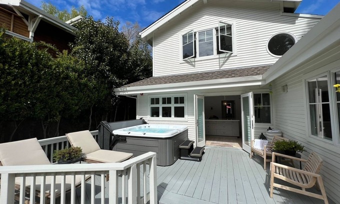 Mill Valley House | Modern California home in Downtown Mill Valley.