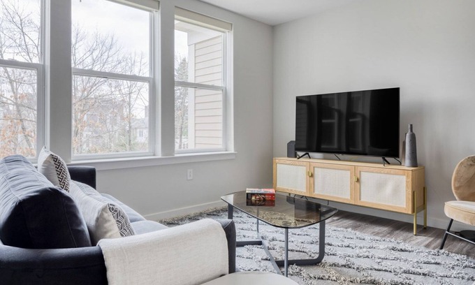 North Cambridge Apartment | Modern Cambridge 1BR w/W/D, Private access to Linear Park by Blueground