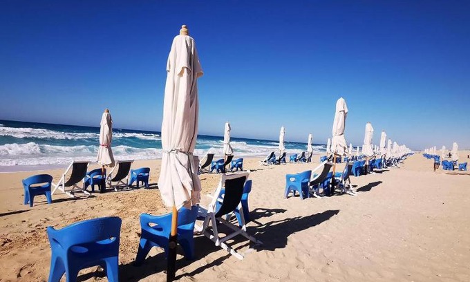 Ad-Dab'ah Apartment | Modern Chalet at Royal Beach resort
