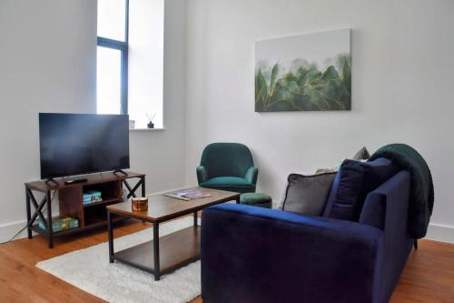 Colwyn Bay Apartment | Modern Chapel Stay at Trinity