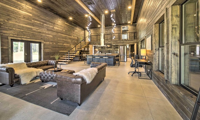 Chattaroy Cabin | Modern Chattaroy Cabin: 24 Mi to Mt Spokane!
