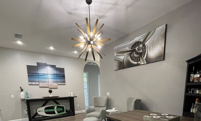 Candler House | Modern Clean Lake Weir Home - Close to Villages - Monthly Rentals Available