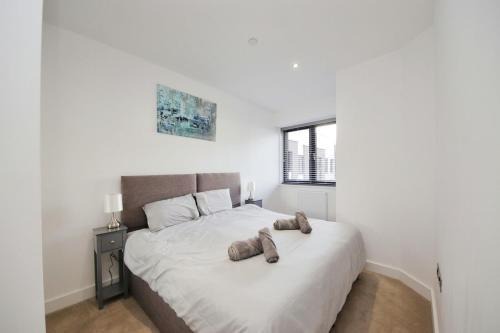 Barnt Green Apartment | Modern Comfort 1 Bed Apartment Broadoaks, Sulihull