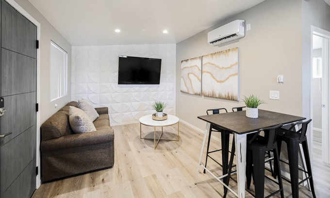Gateway District Condo | Modern Condo Walking Distance to the Strip