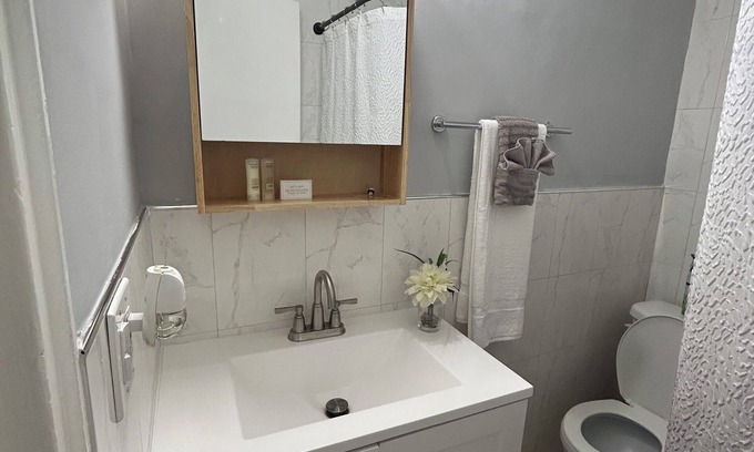 Flagami Apartment | Modern corporate apartment with AC and WiFi in tranquil Coral Gables