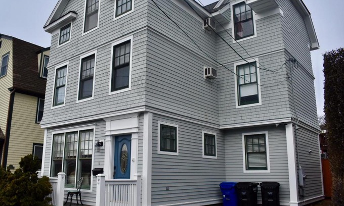 Yachting Village House | Modern Cottage Downtown NPT-Waites Wharf Cottage RE05618-STR