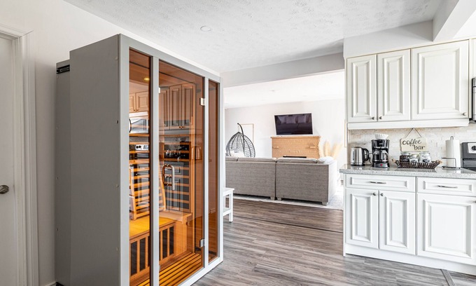 Lincoln Cottage | ★Modern Cottage Oasis★Sauna★King Bed★Wine Country★