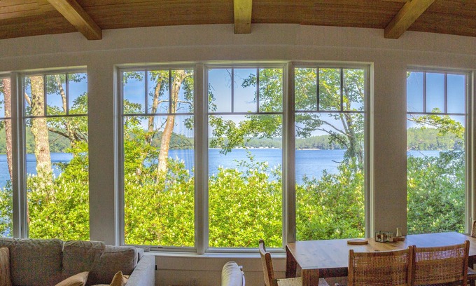 Plymouth Cottage | Modern cottage on the shore of beautiful Long Pond