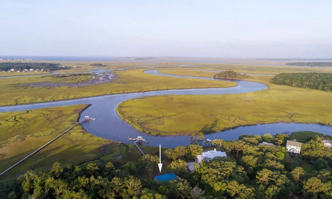 Edisto Island House | Modern Cottage on Edisto with deep water and viewsnn