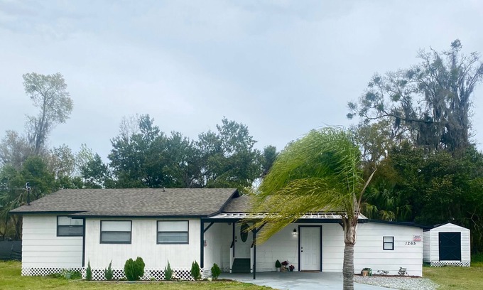 DeLand Apartment | Modern Country Style Attached Apt/Queen & futonn30 min beachn