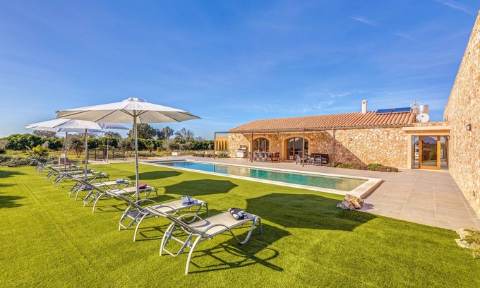 Manacor Villa | Modern Country Villa "Can Gustí" with Pool, Wi-Fi, Air Conditioning & Terrace