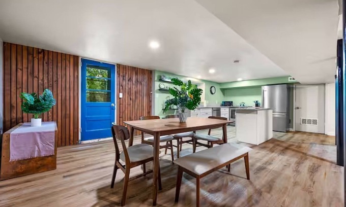 Tucker Apartment | Modern & Cozy Basement Apartment Minutes to Duluth