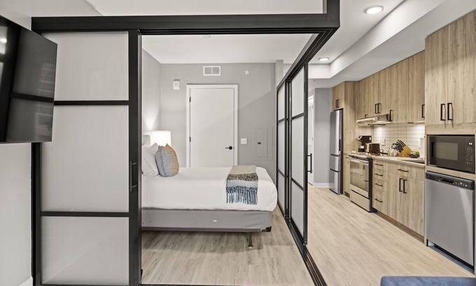 Navy Yard Hotel | Modern DC Haven w/Kitchen | Walk to Nationals Park | Rooftop Lounge | 2 Units