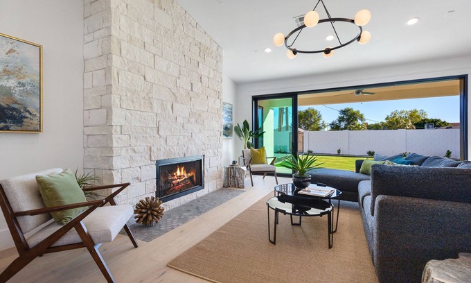 Camelback East House | Modern Desert Luxury in Biltmore-Arcadia New Build Luxe ~Heated Pool ~ Private ~