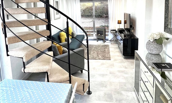 Shurdington House | Modern Dog-friendly retreat in the Cotswolds