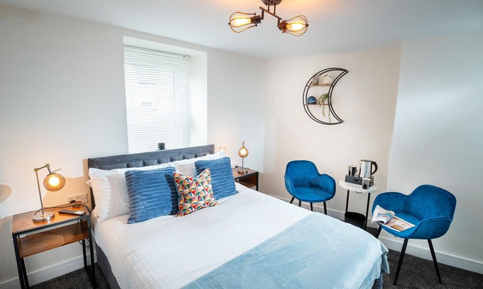 Whitehaven House | Modern Double Room - En-Suite