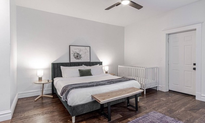 Downtown St. Louis House | Modern Downtown Haven: Near STL Zoo, Arch & Park