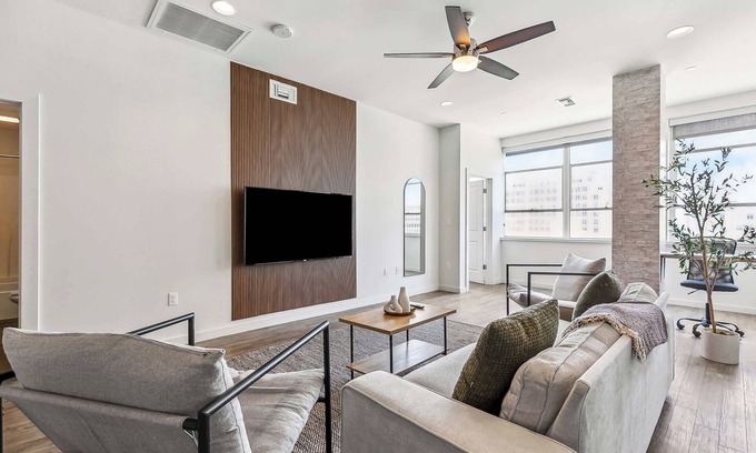Historic Downtown Baton Rouge Apartment | Modern Downtown High-Rise Apartment