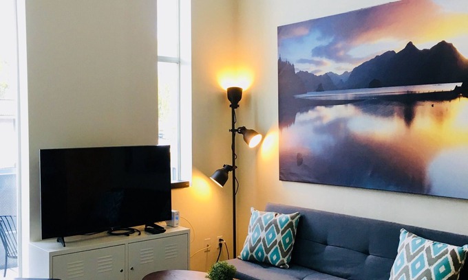 Gililland Condo | Modern Downtown Tempe Loft