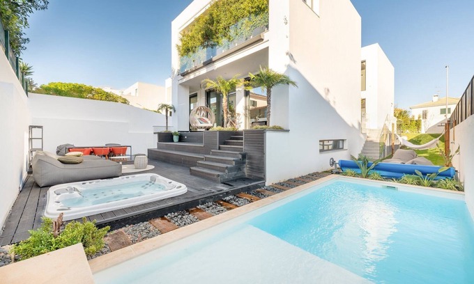 Cascais Apartment | Modern excellence with pool
