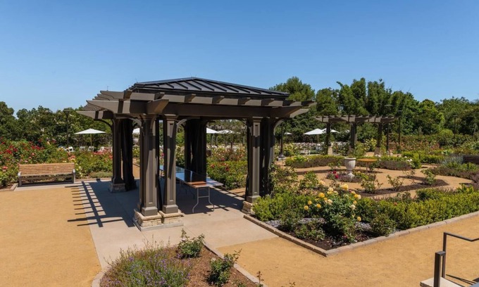 Torrance House | Modern Family Unit! Pool, On-site Restaurant, Near Attractions