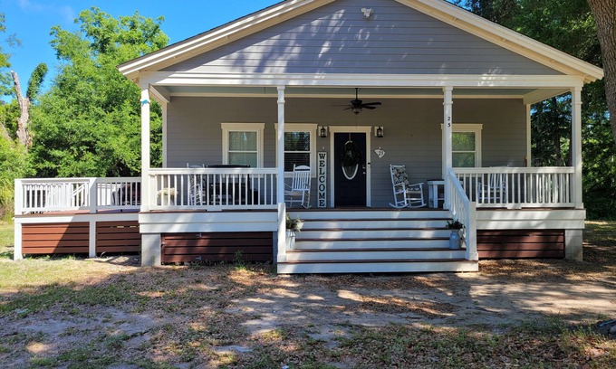 Saint Helena Island House | Modern Farmhouse Getaway near MCAS/PI & Agapae Oaks