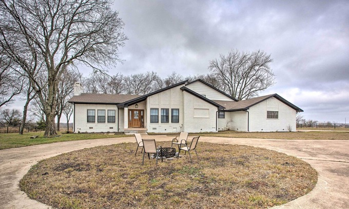 Farmersville House | Modern Farmersville Home w/ Patio