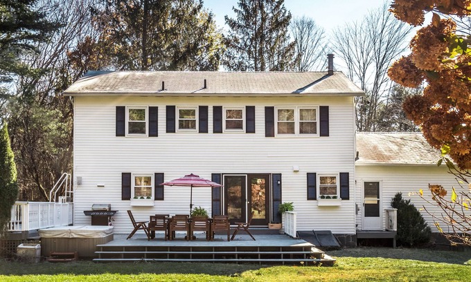 Bearsville House | Modern Farmhouse Getaway
