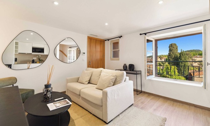Saint-Tropez City Centre Apartment | Modern Flat -1bdr/4p- Saint-tropez