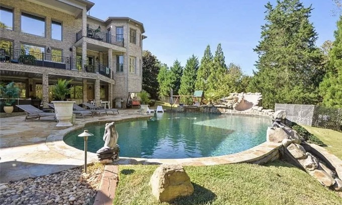 Smyrna House | Modern Gated Estate with Pool, Spa, Home Theatre and Basketball Court