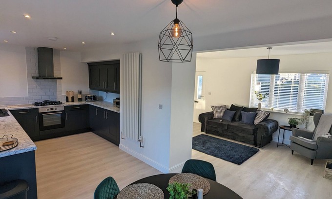 Barwell House | Modern Gilliver house Rural retreat sleeps 7