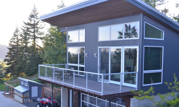 Coeur d'Alene Cottage | Modern Guest House with Panoramic Lake and Palouse Views